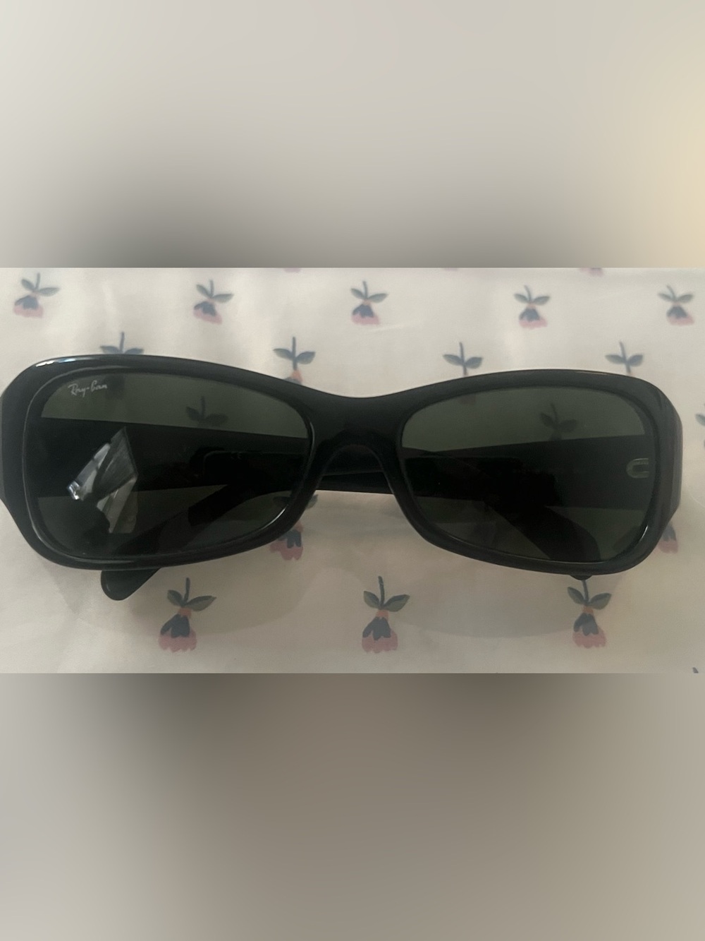 Ray-Ban Rb2116 901 Black Rectangular Sunglasses